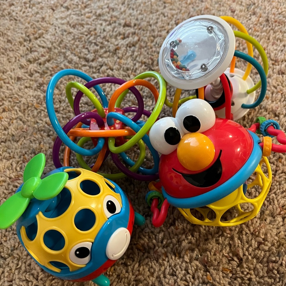 Sesame Street Elmo and Friends Vibrant Activity Set